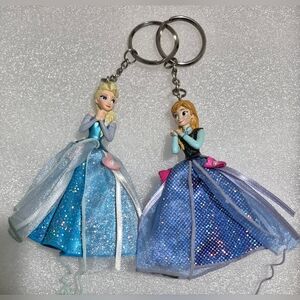 Disney Resort Frozen Anna & Elsa keychain key holder Key Ring Disney 7"